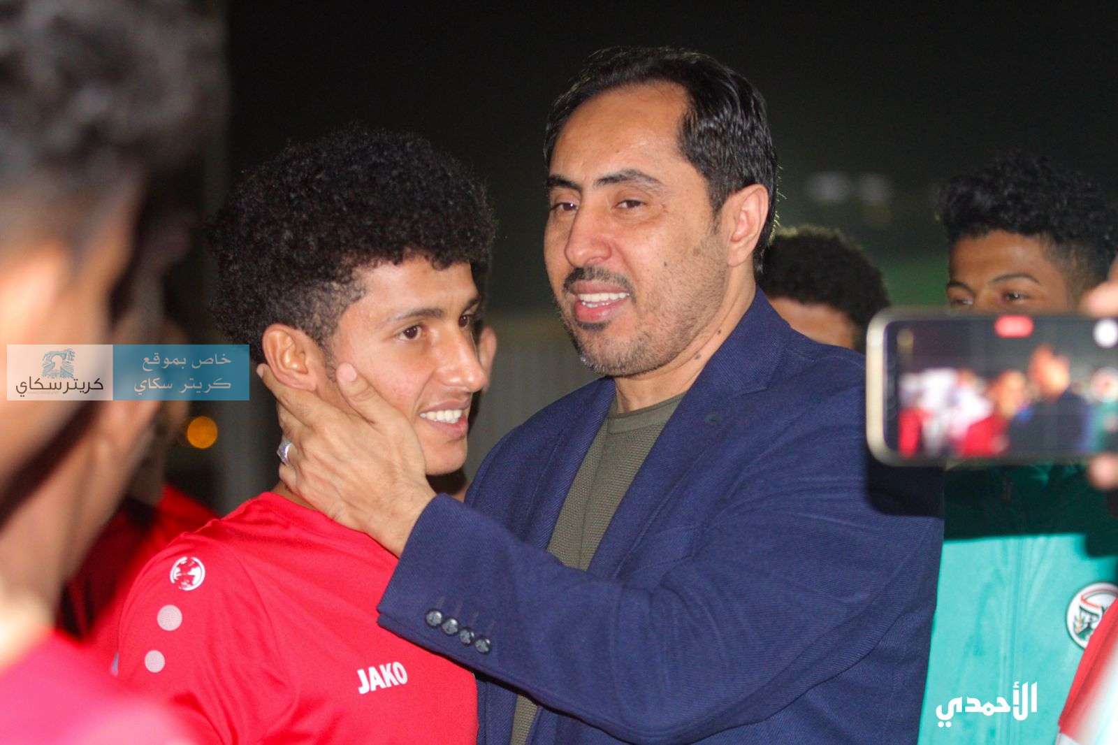 الوزير البكري يلتقي باللاعب سعيد العولقي(صور) الوزير البكري يلتقي باللاعب سعيد العولقي(صور)