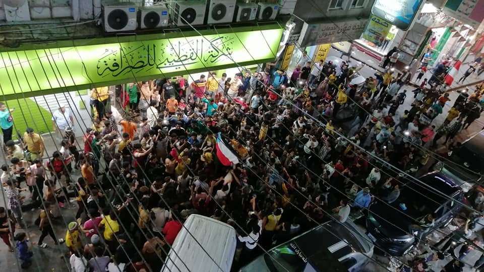 عاجل:إعتقال شاب رفع علم اليمن في عدن