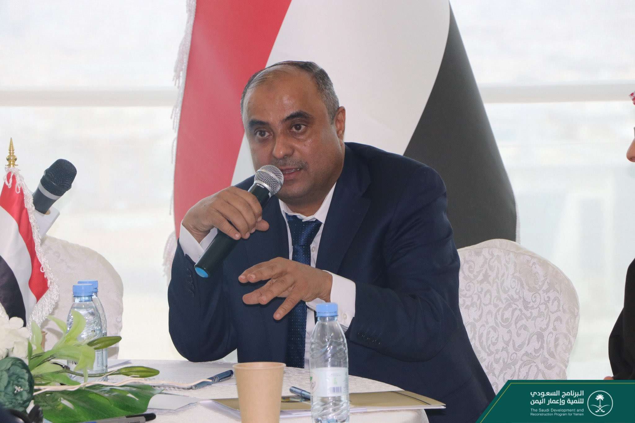 وزير المالية اليمني الاقتصاد اليمني يوشك على الأنهيار