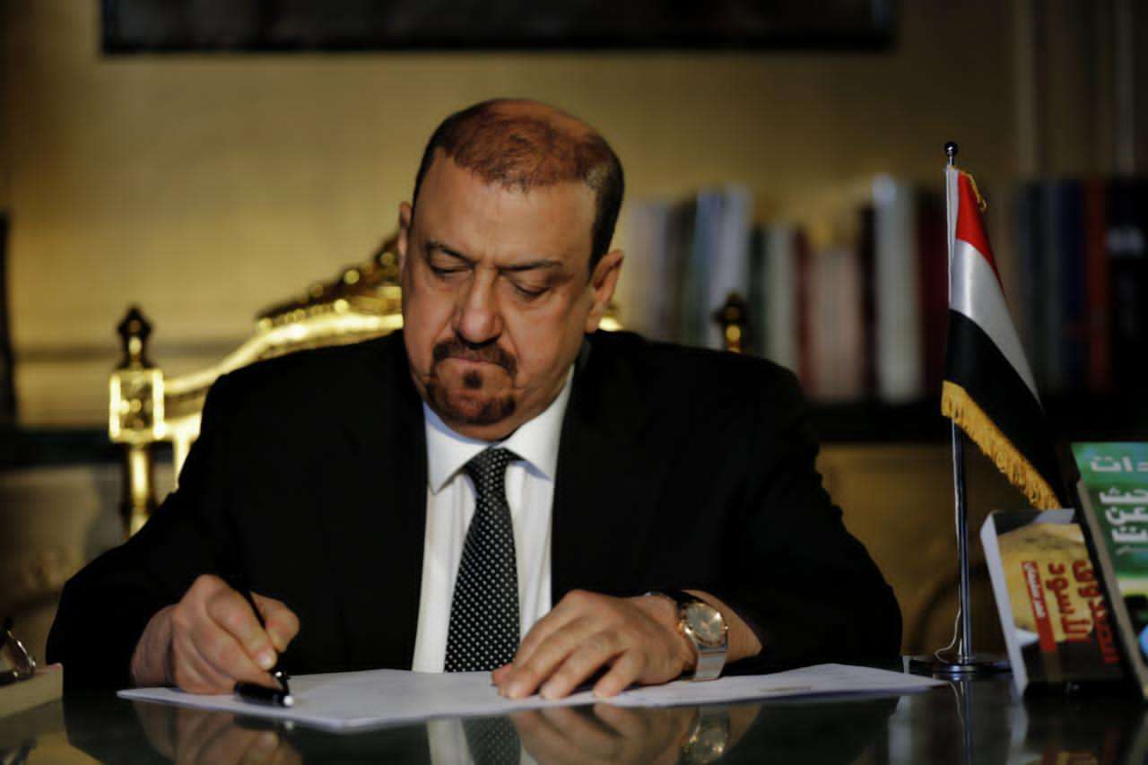 مصادر: سلطان البركاني يهيئ نفسه لرئاسة لليمن خلفا لهادي