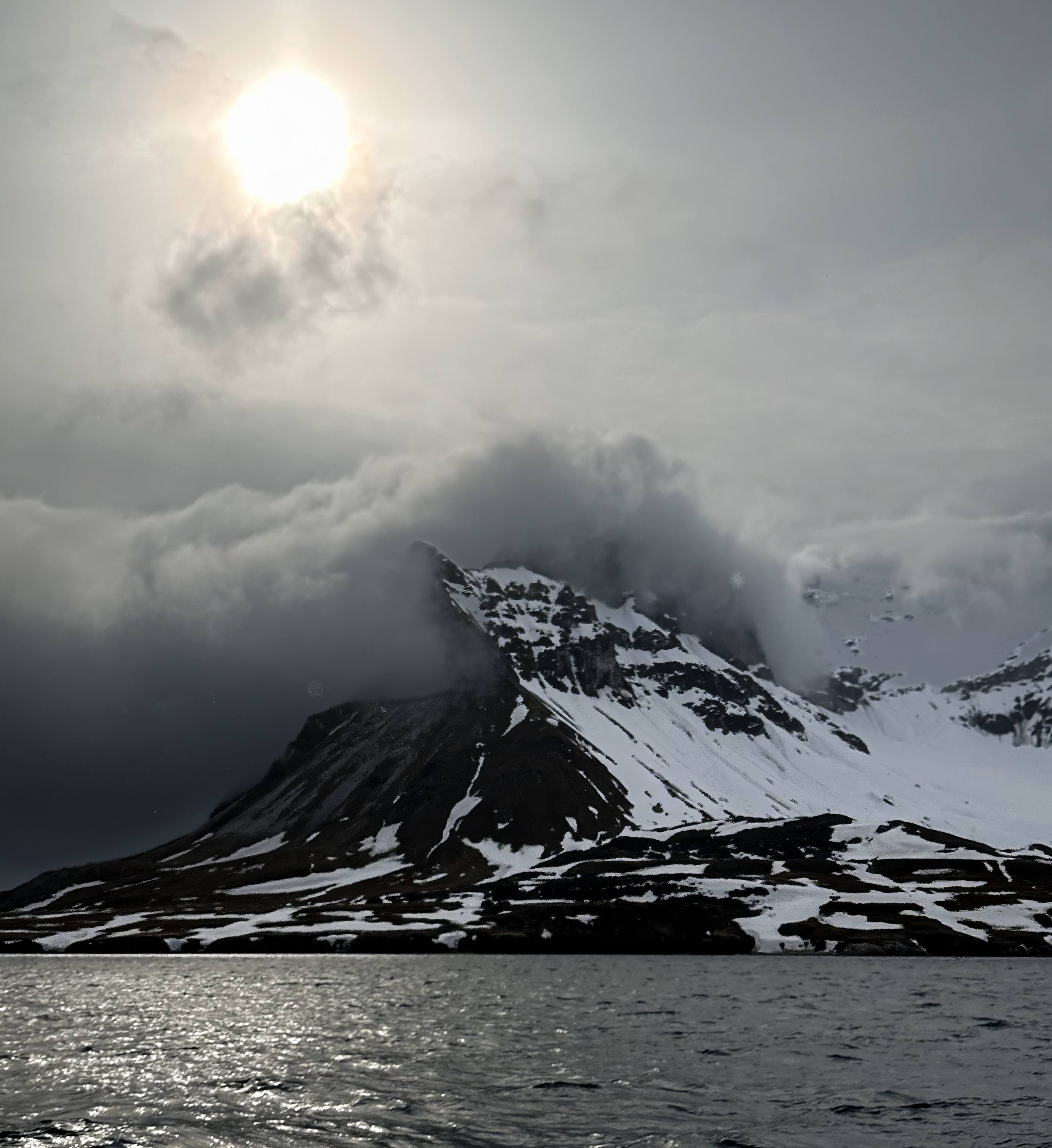 ‎Final moment, Nordre Isfjorden National Park, Longyearbyen, Svalbard, Norway