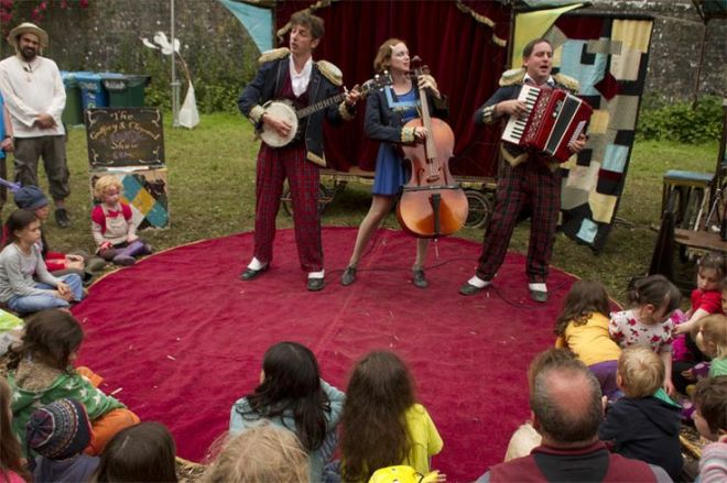 Music and theatre as well as storytelli
