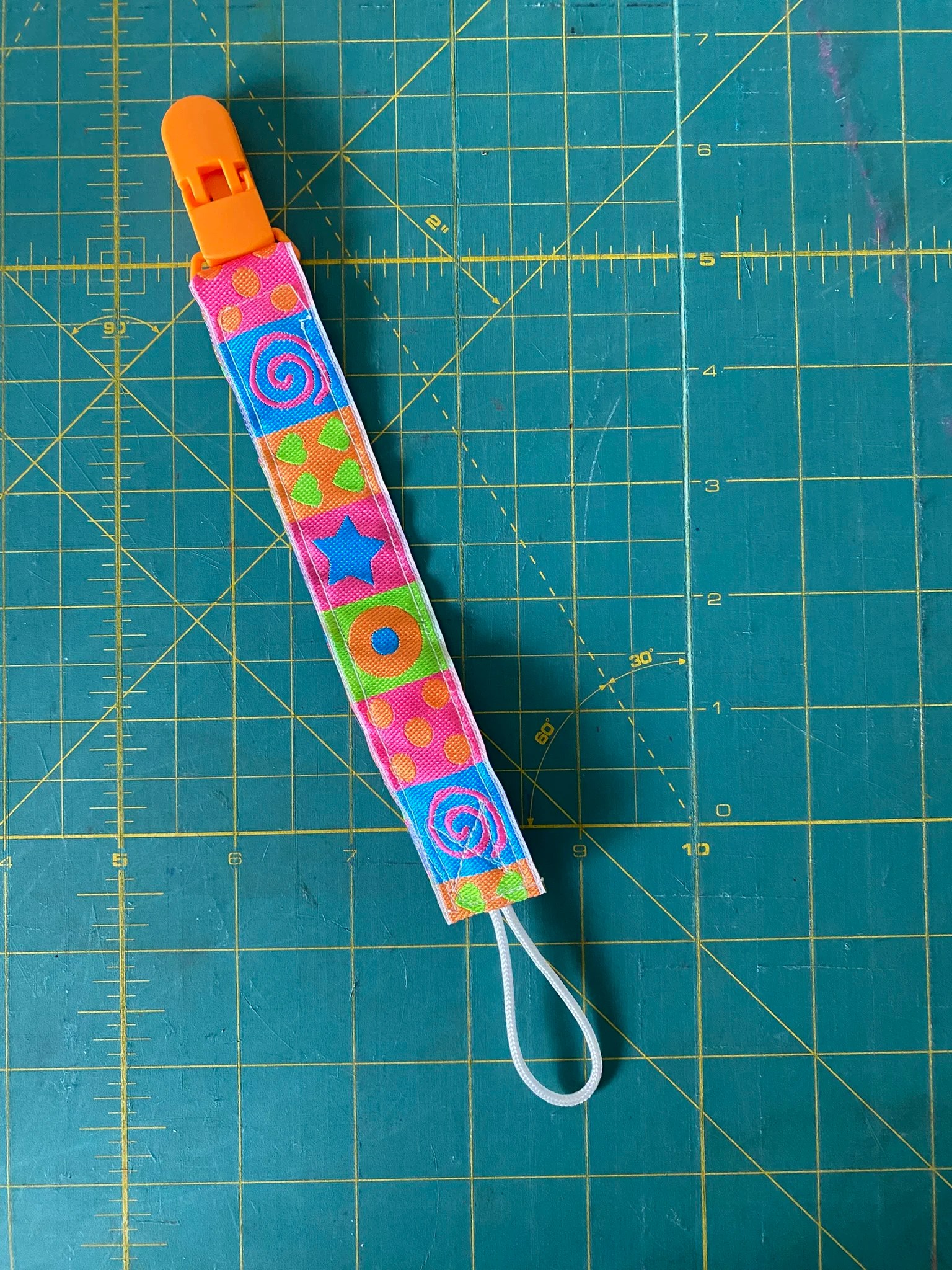 Easy diy pacifier clip