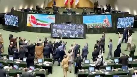 Irán suspende cooperación con OIEA y grita contra Israel / Diputados iraníes gritan "¡Muerte a Israel!" tras suspender cooperación con el OIEA. Conoce las razones y el impacto de esta decisión. / Geopolítica / Estados Unidos /