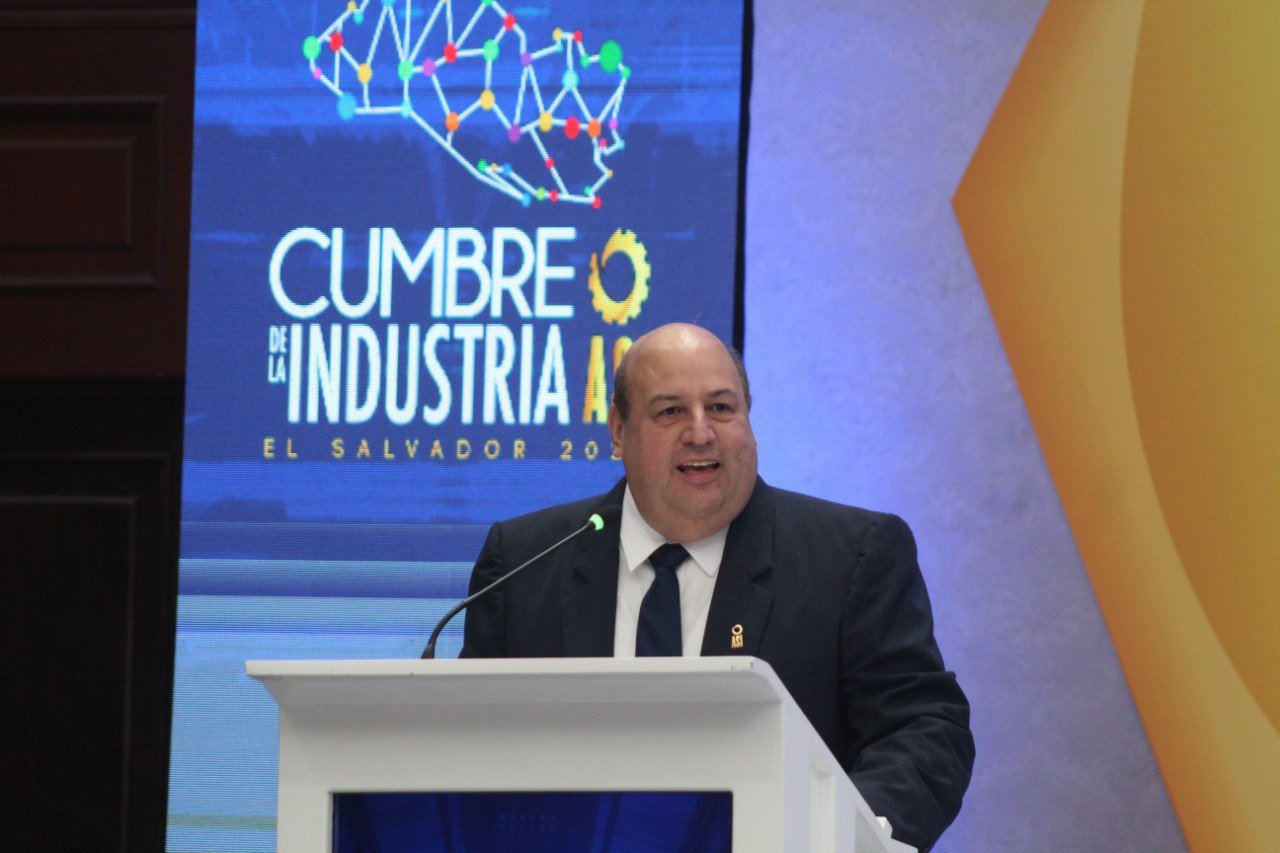 El Salvador Cerca de Eliminar Arancel del 10% con EE.UU. / El Salvador negocia la supresión del arancel del 10% impuesto por EE.UU. Bukele avanza en diálogos gracias a su relación con Trump, según la ASI. / Economía / arancel 10% /