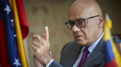 Jorge Rodríguez acusa a Bukele de crimen tras reclusión de venezolanos / Jorge Rodríguez, presidente de la Asamblea de Venezuela, critica a Nayib Bukele por encarcelar a venezolanos en CECOT, llamándolo “bestia” y pidiendo movilizaciones. / Geopolítica / CECOT /