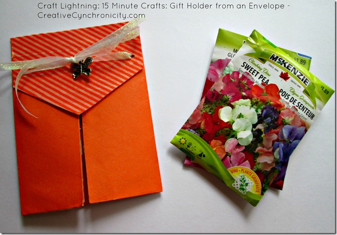 Gift Holder made from an envelope - CreativeCynchronicity.com Tutorial: Make a Gift Holder from an Envelope in 15 Minutes or Less - CreativeCynchronicity.com