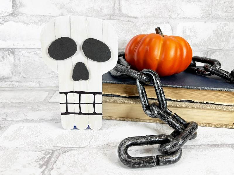 Dollar Tree Halloween Craft Stick Dracula and Skull Creatively Beth #creativelybeth #dollartree #diy #craft #kids #dracula #skull #skeleton #monsters #halloween #craftstick #popsiclestick #freepatterns