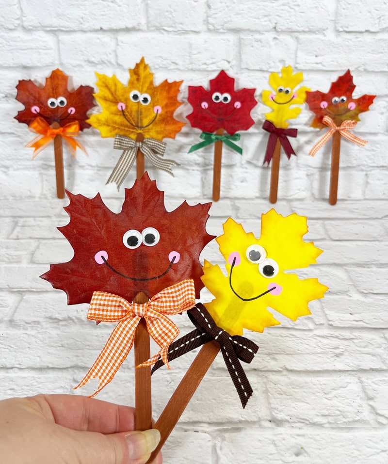 Dollar Tree Leaf Puppets Kids Craft Creatively Beth #creativelybeth #dollartree #kids #craft #diy #leaf #puppets #stem #learning #playtime
