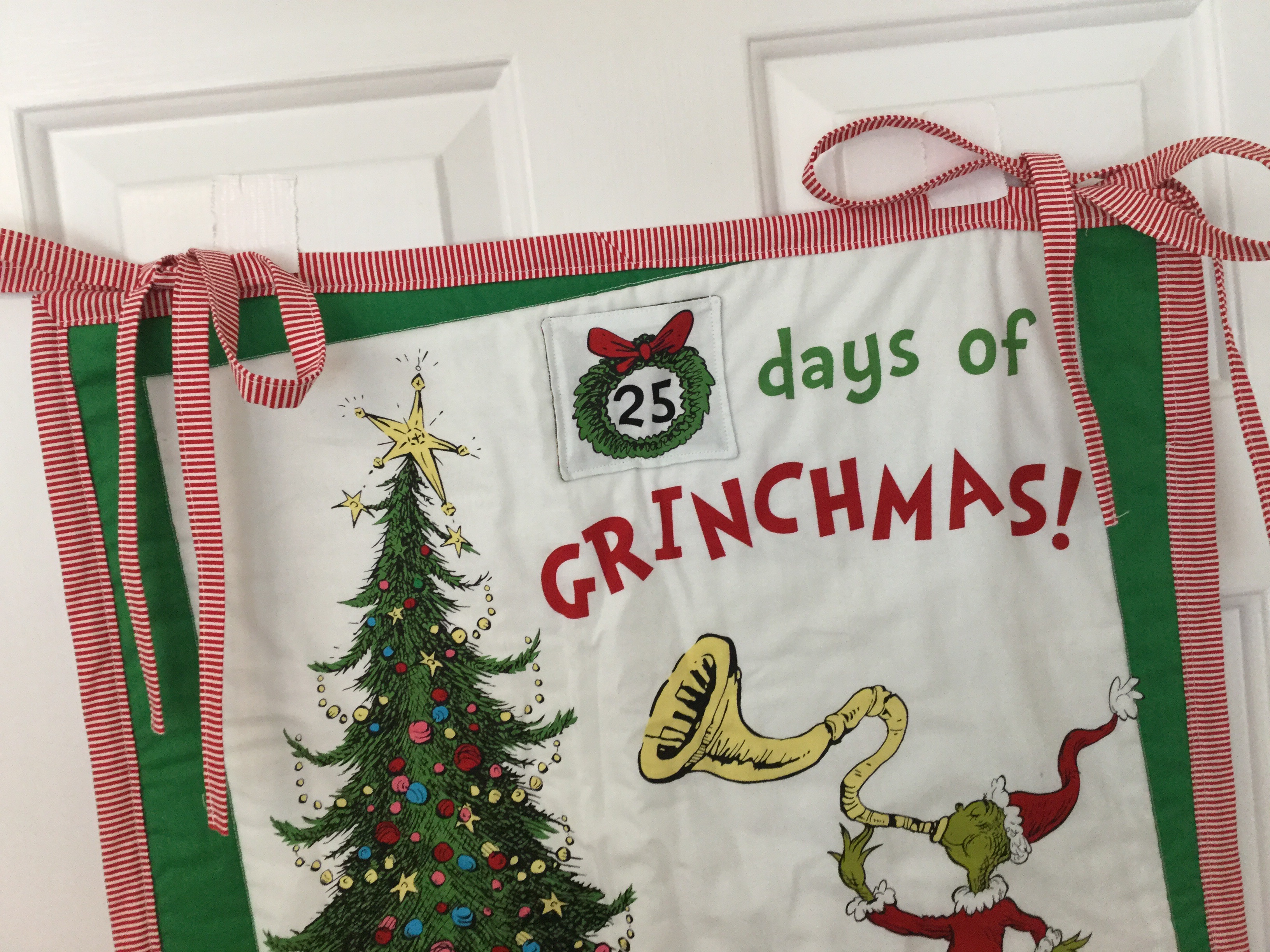 Nice long ties to make it easy to display this advent calendar securely.