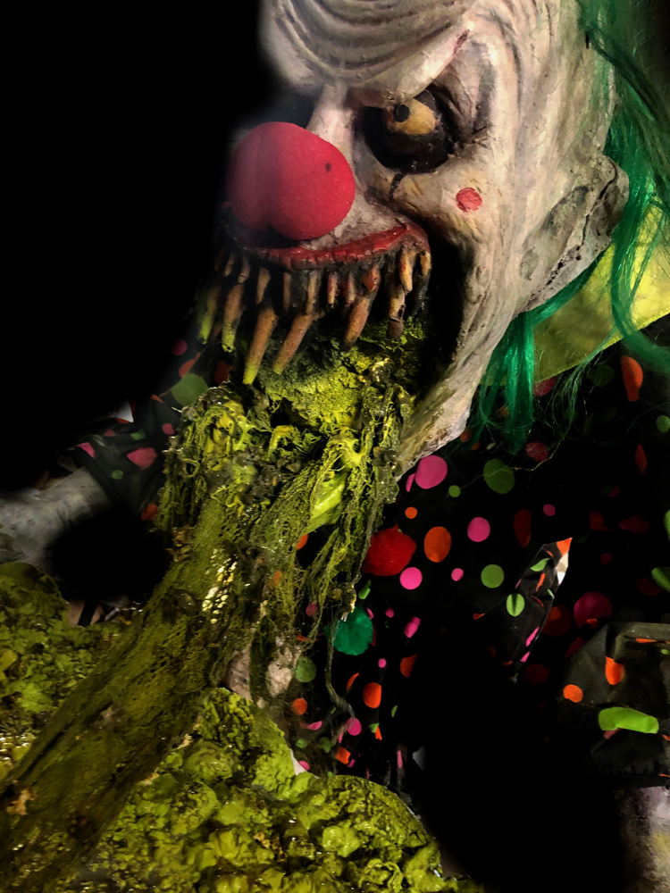 7ft animated funzo the clown prop. New 2022 Large Pop Corn Puke Clown Creepy Collection Haunted House Halloween Props