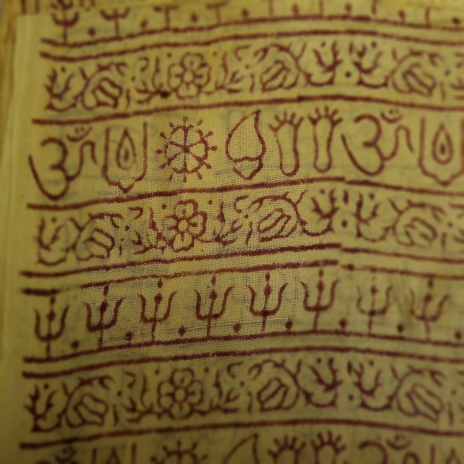 OM Ganesha HareRam HareKrishna Yoga Mantra Meditation Shawl - Yellow