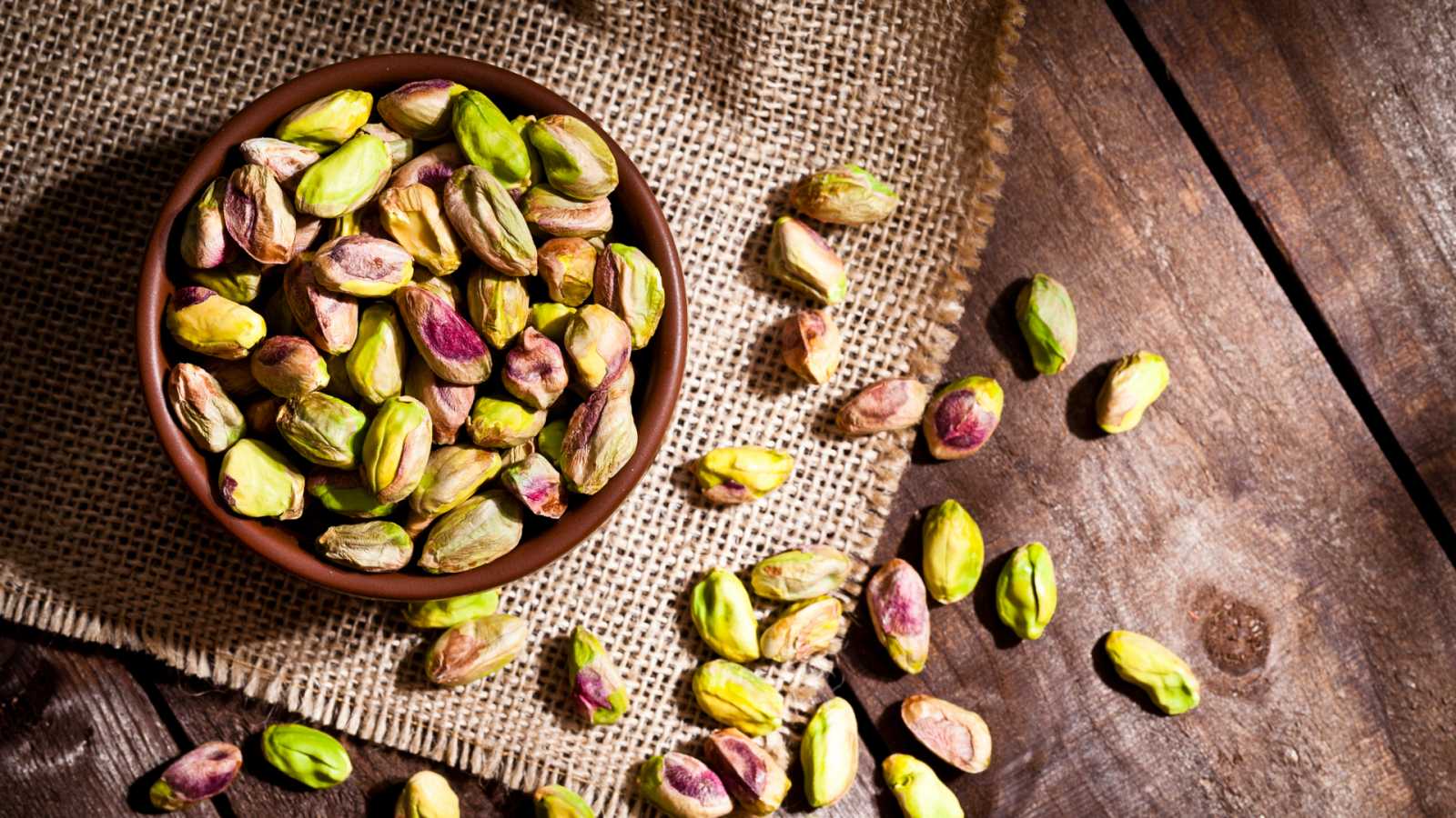 Pistachio cream and black garlic - jar 110 gr