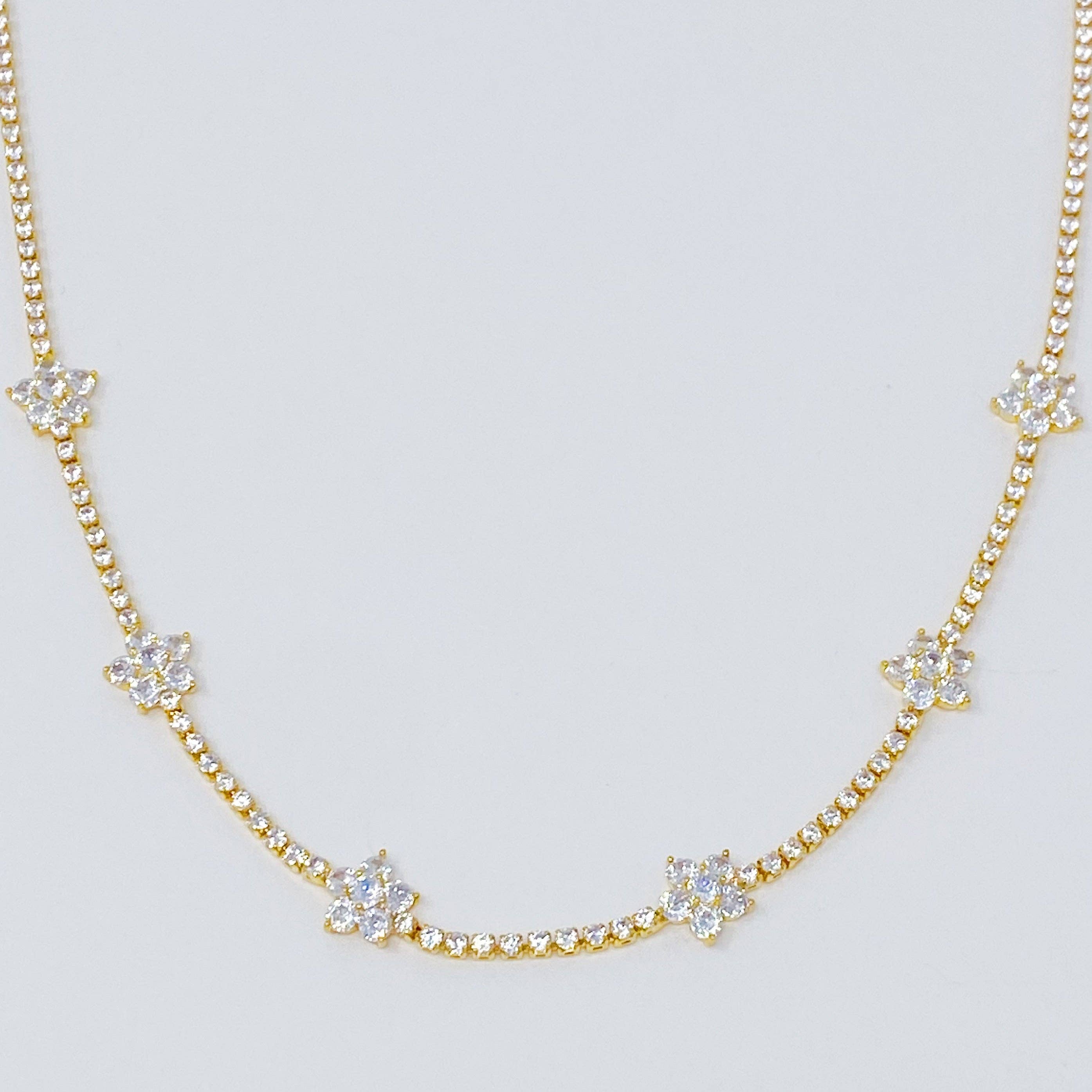 Stella Shiny Flower Necklace