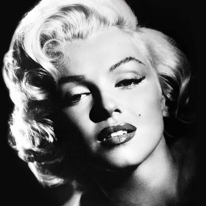 Marilyn Monroe (Glamour) - WDC98027, 85 x 85cm, Canvas - Extra Large