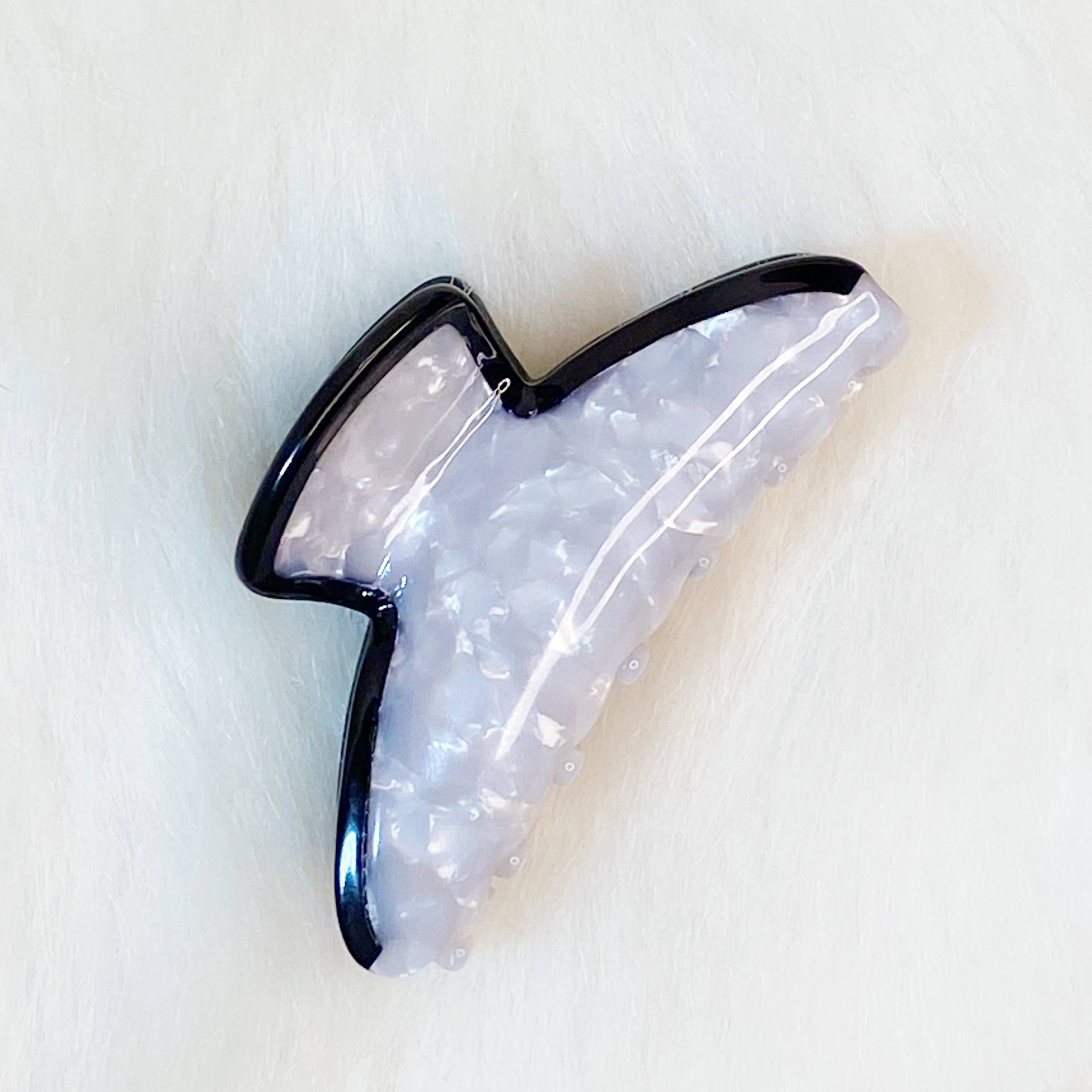 Beautifully Outlined Hair Claw, White