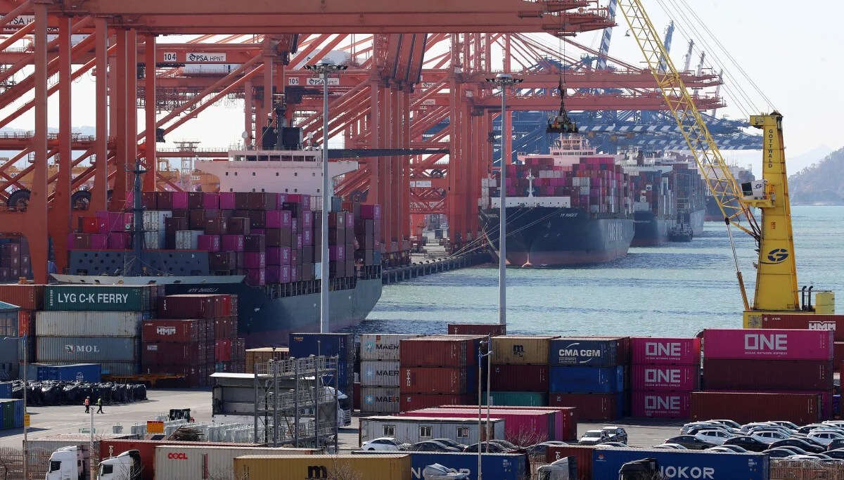 Korea Ends Routine Quarantine Boarding for Crew-Change Vessels