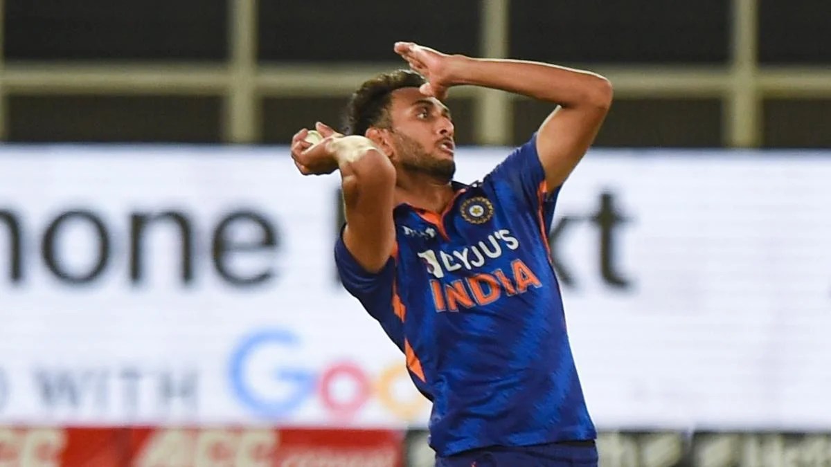 Mukesh Kumar or Prasidh Krishna: The Fifth Pacer Conundrum for India’s Test Series in South Africa