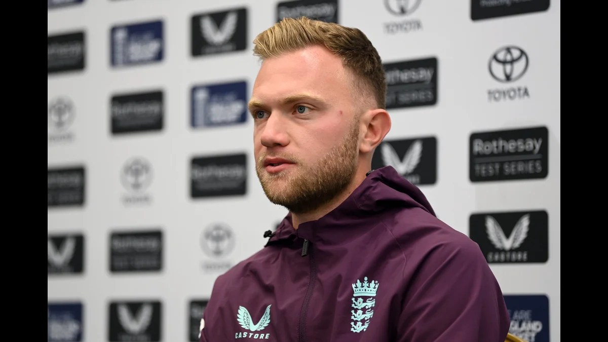 England fast bowler Sam Cook to prepare for Test debut by watching Man United in his hotel room