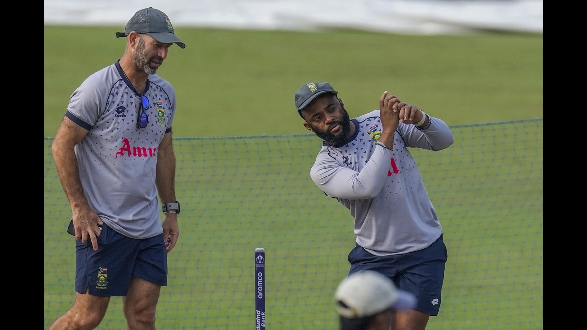 Rob Walter with Remba Bavuma