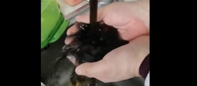 中国、水道水からドス黒い水が出る　当局「検査は合格してる」