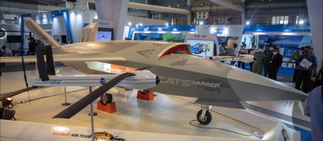 インドの戦闘機についていく無人ステルス攻撃機、アメリカを丸パクリ