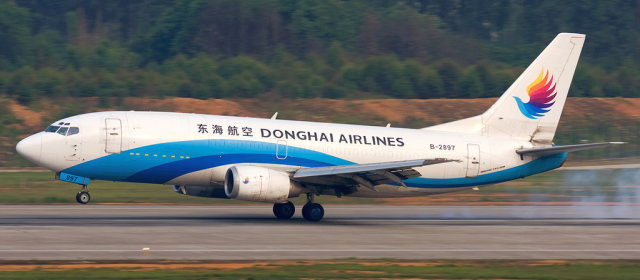 中国の旅客機、機長と客室乗務員が機内で殴り合いの喧嘩