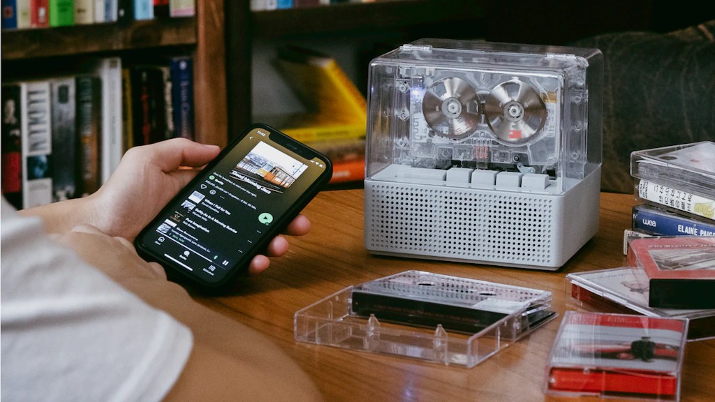 IT’S REAL Bluetooth cassette player Critical Bears