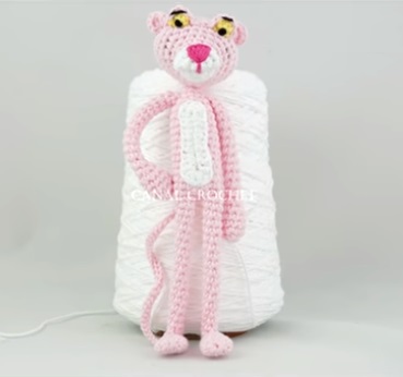 Pantera Rosa amigurumi