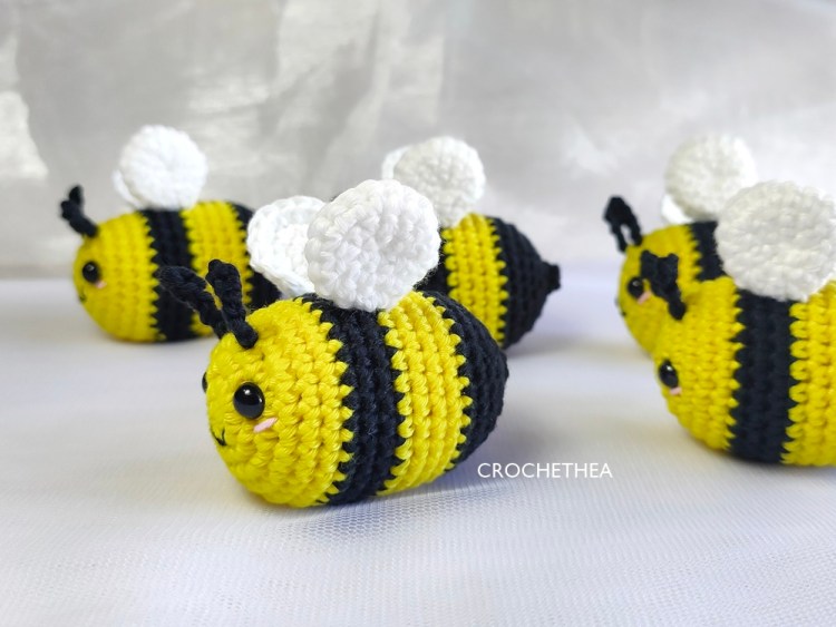 boneka rajut amigurumi lebah imut