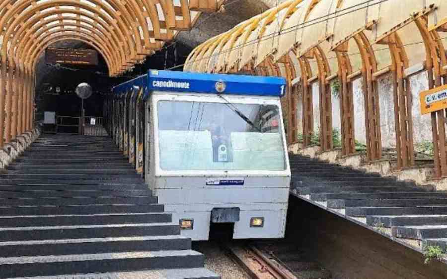 Montesanto, modifiche al traffico in via Morghen per lavori alla funicolare fino al 31 luglio