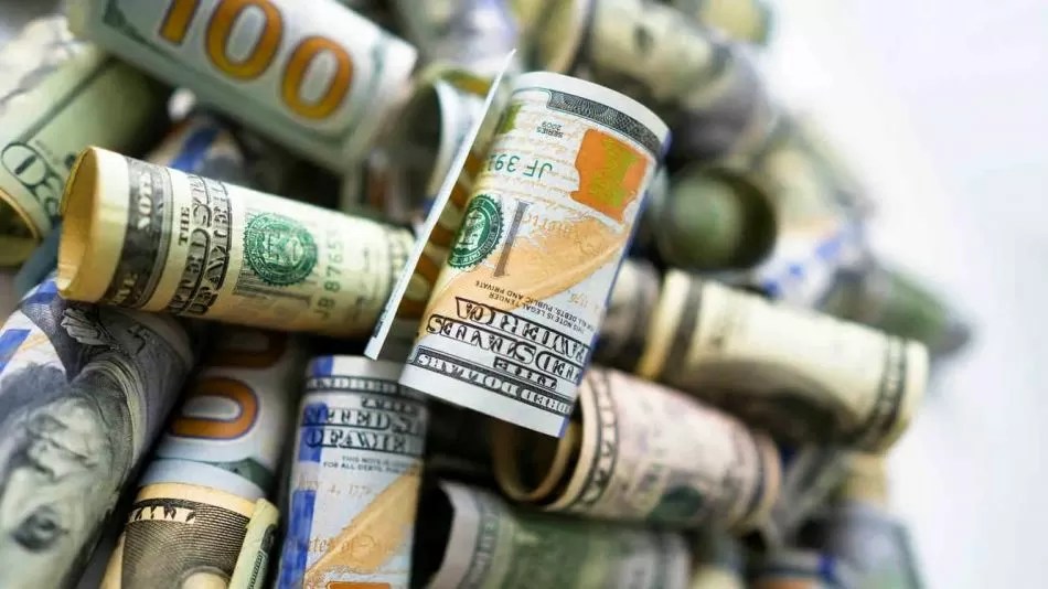El dólar oficial avanzó por quinto mes consecutivo en agosto y se consolidó por encima de los $1.500