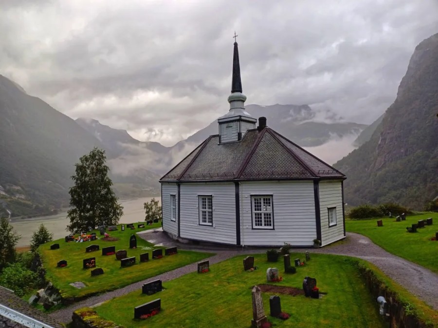 Qué ver en Geiranger. Iglesia de madera.