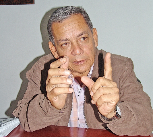 ; William Ojeda García, empeñado siempre, contra viento y marea, en dar a conocer la hermosura de nuestro pasado y presente regional a través de sus letras y acaudalado baúl de fotografías, lo que ha motivado al colectivo a designarle como el cronista iconográfico de Yaracuy
