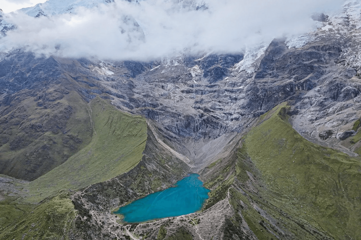 Humantay lake