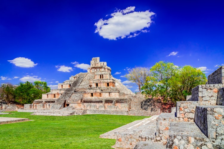 Mayan pre-Columbian ruins