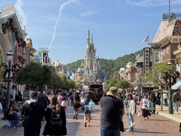 Theme Parks - Disneyland Hong Kong Experience with Ride Footage and Nighttime Spectacular