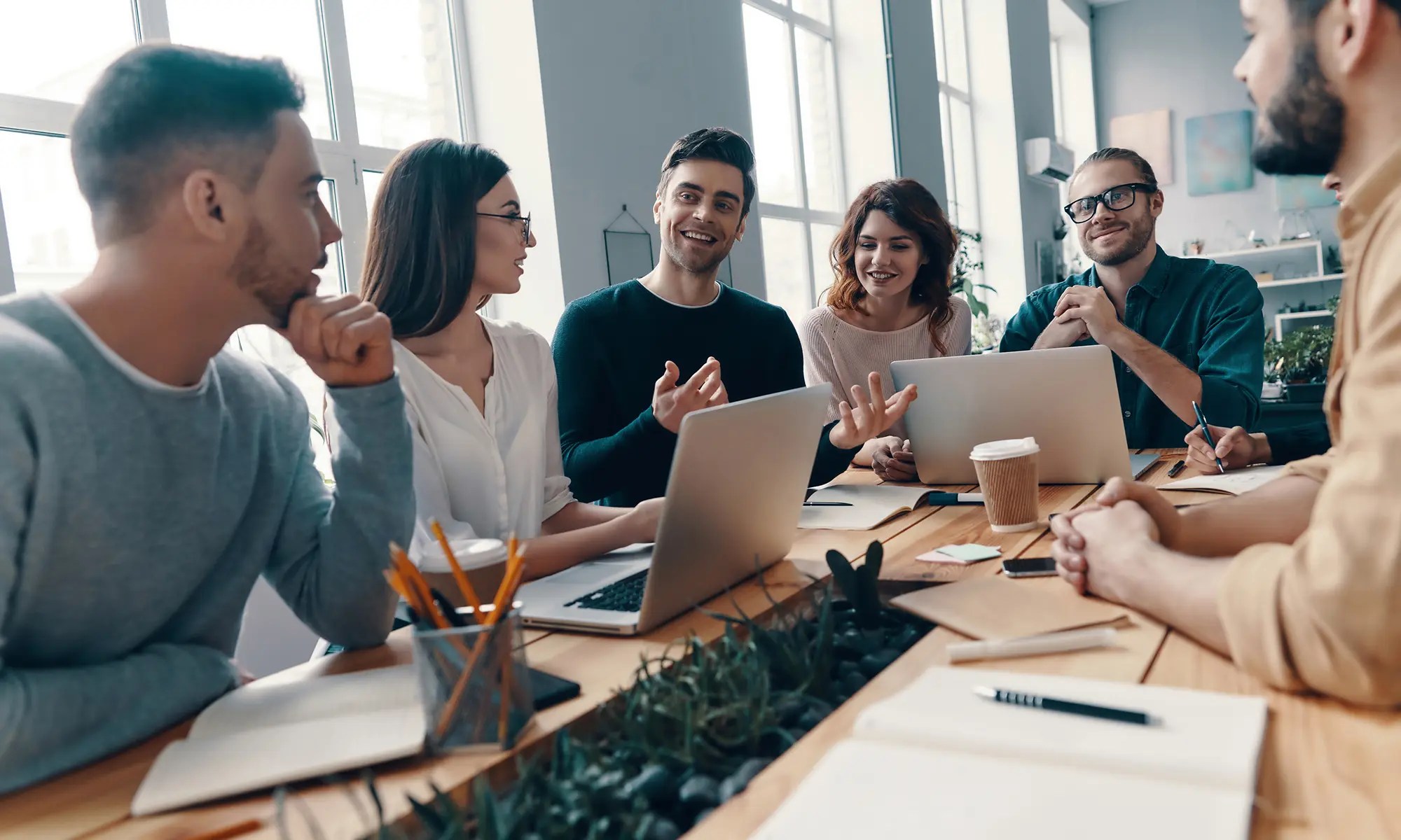 Webagentur Hannover – Teammeeting zur Planung digitaler Projekte bei Crystal Stack