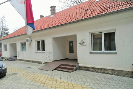 Centar za socijalni rad Malo Crniće spolja