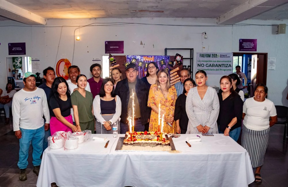 FESTEJA AYUNTAMIENTO DE YECAPIXTLA A COLABORADORES QUE CUMPLEN AÑOS EN OCTUBRE 3 YKGALLO2