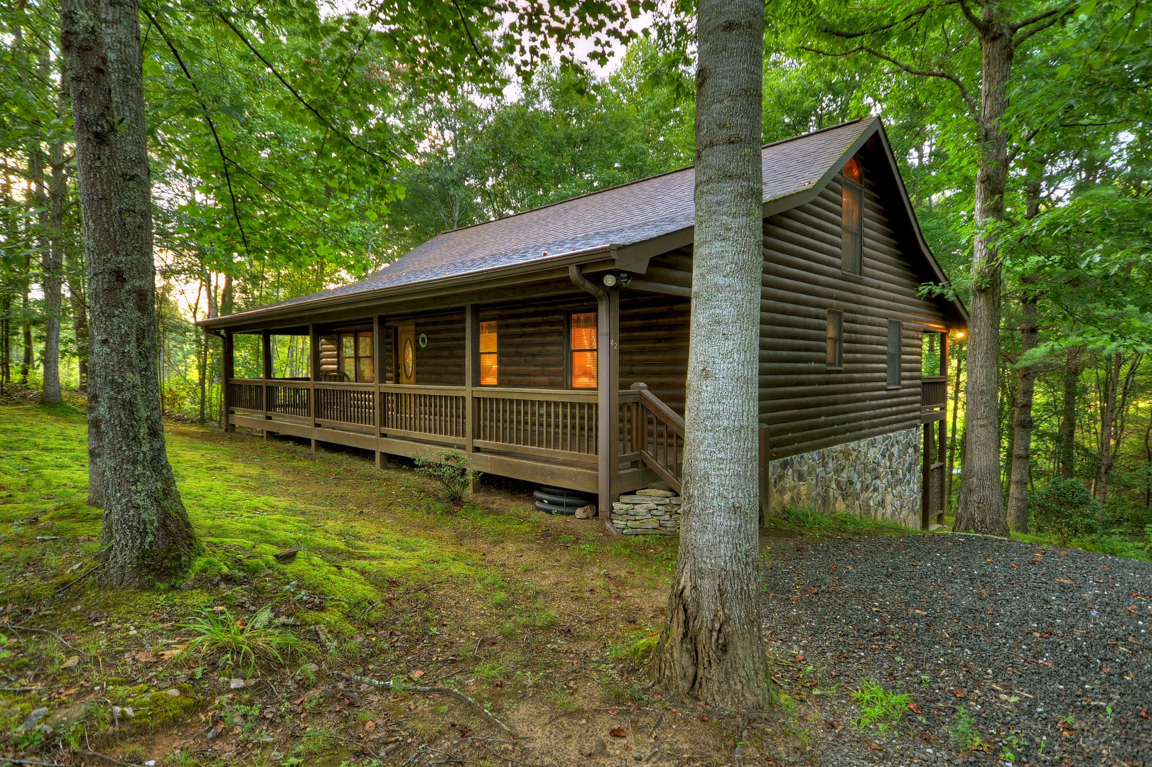 Other vendors in knoxville for your wedding. Ocoee Cabins - cabin