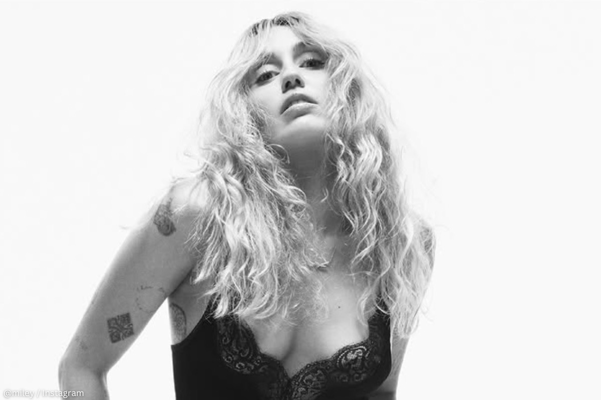 マイリー・サイラス、姓を外し「Miley」（マイリー）へ改名　新作『Bass Persuades』９月リリース、ハリウッド・ボウル公演も決定