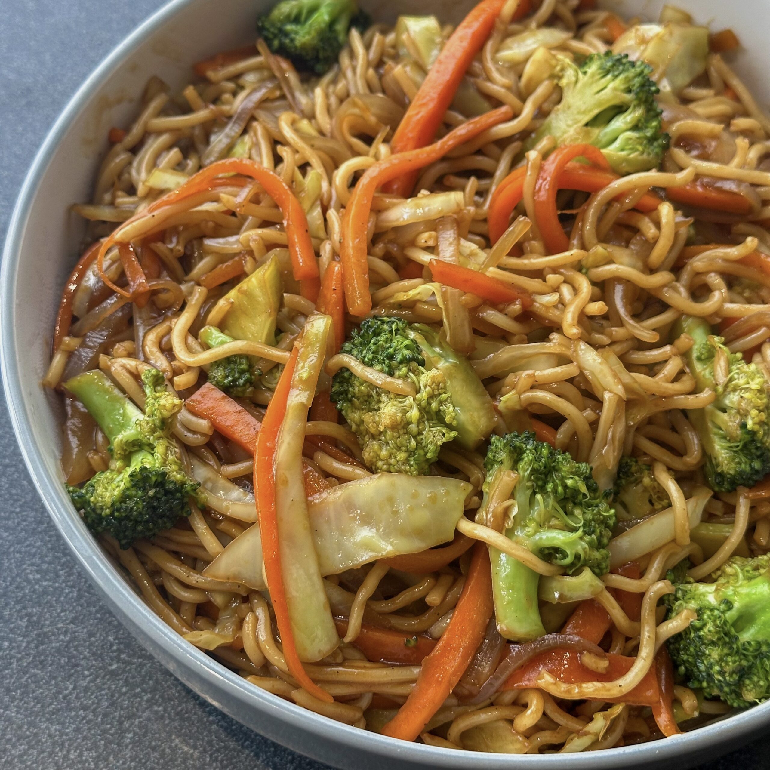 Tasty vegetarian stir fry noodles
