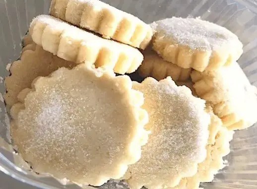 Biscuits comtesses, sablés créoles de Guyane saupoudrés de sucre