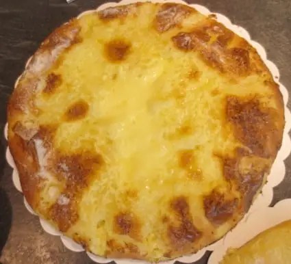 Gâteau de ménage franc-comtois, tarte briochée nappée de goumeau doré