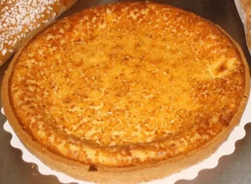 tarte de Vic dorée, tarte à la tome du Carladès au caillé