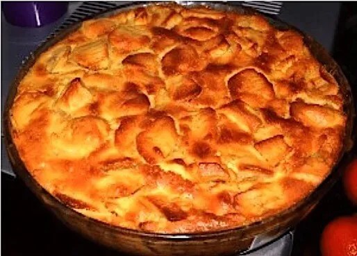 Grimolle du Poitou aux pommes, saupoudrée de sucre glace