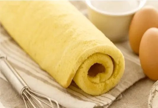 Génoise pour bûche roulée, biscuit léger prêt à garnir