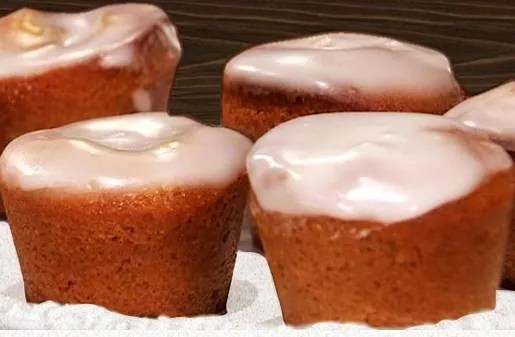 Nonnettes de Reims au seigle fourrées à la marmelade d'oranges amères et glacées au blanc d'œuf