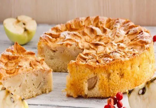 Milopita, gâteau grec aux pommes au sucre glace